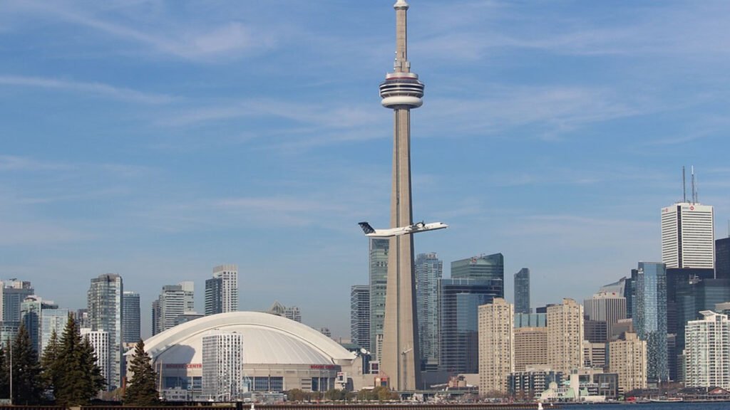 CN Tower Tourist Attractions in Toronto