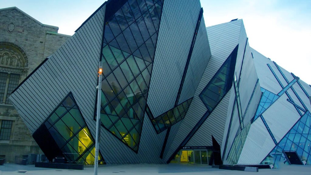 Royal Ontario Museum, Toronto, Tourist Attractions in Canada