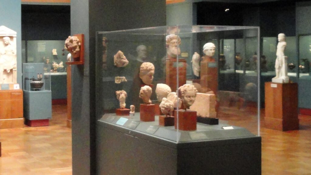 Royal Ontario Museum Tourist Attractions in Toronto