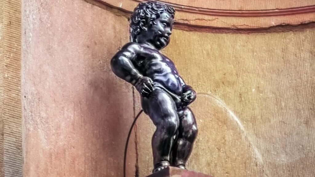 Manneken Pis, Brussels Tourist Attractions in Belgium